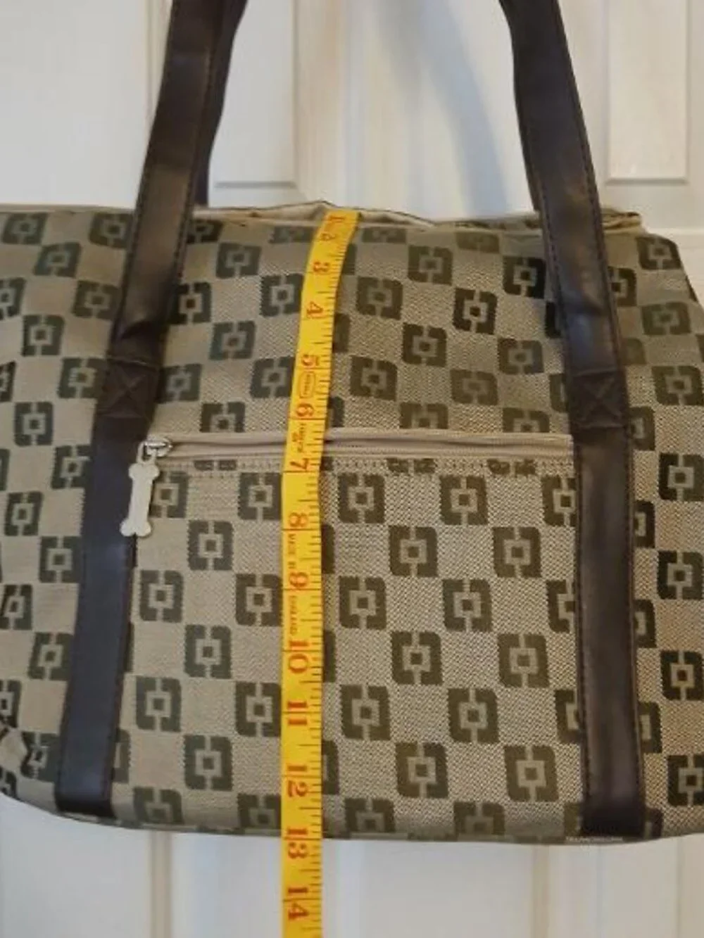 New and cute, adorable light brown and dark brown design doggie/kitty carrier
